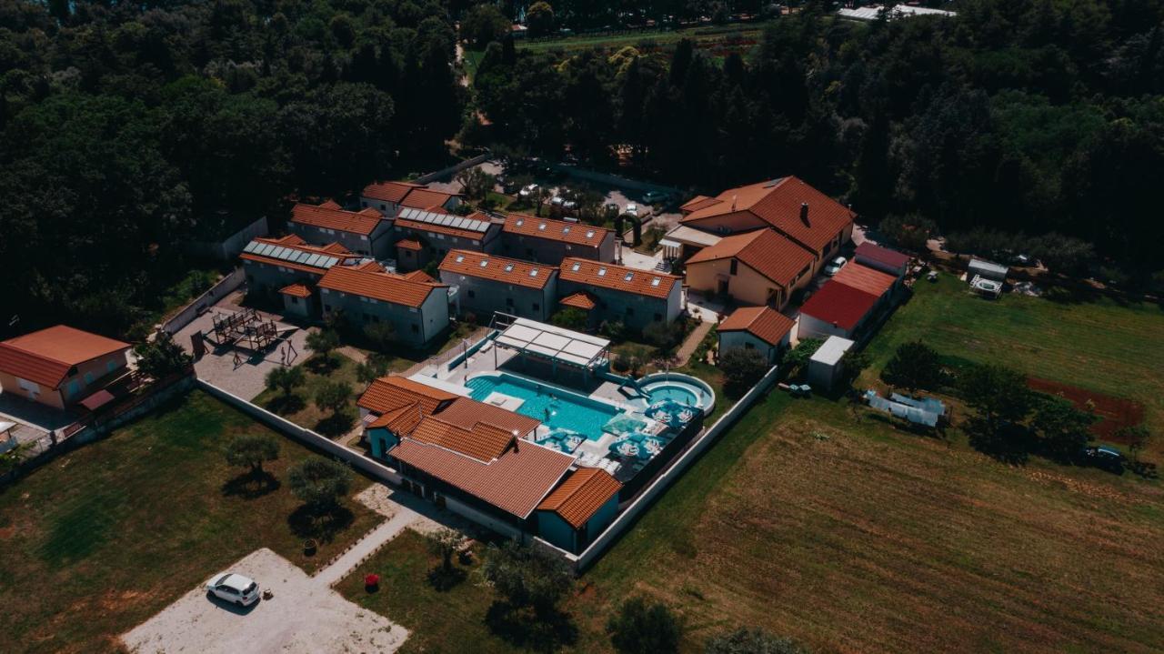 Resort Zatisje Savudrija Buitenkant foto