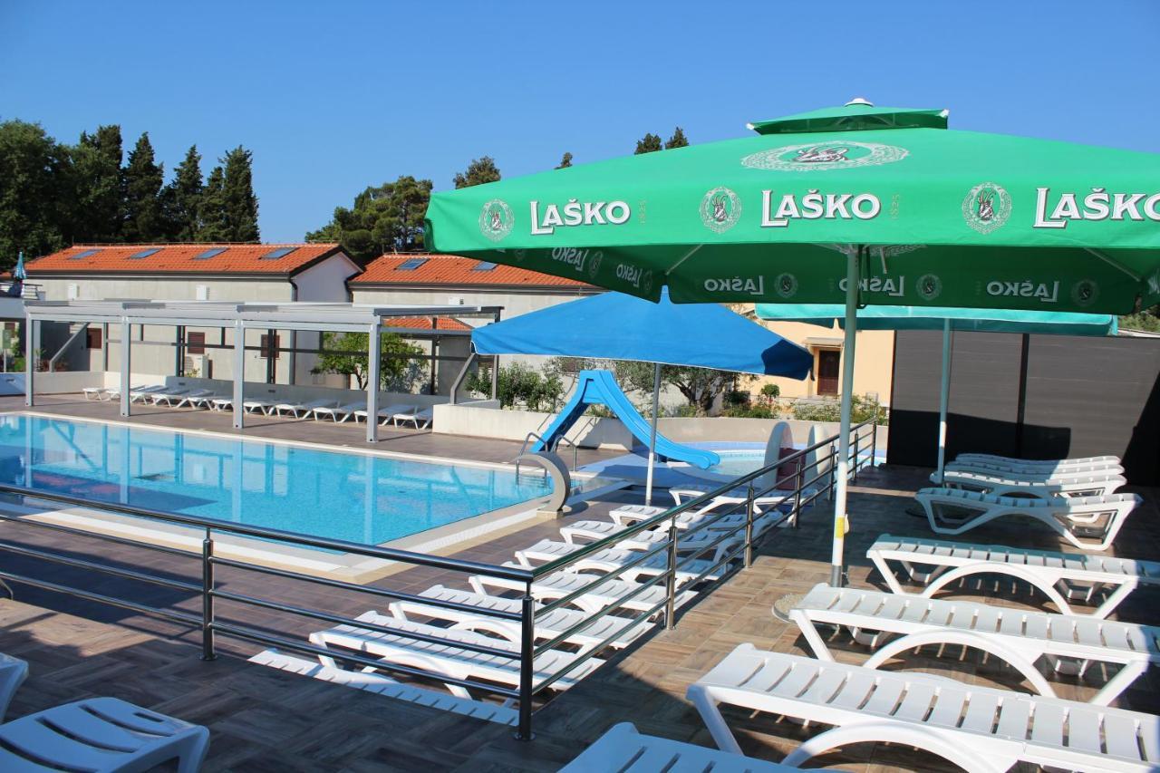 Resort Zatisje Savudrija Buitenkant foto
