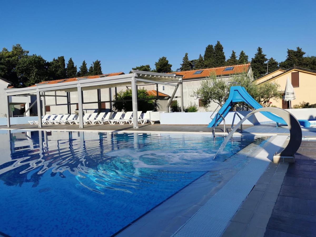 Resort Zatisje Savudrija Buitenkant foto