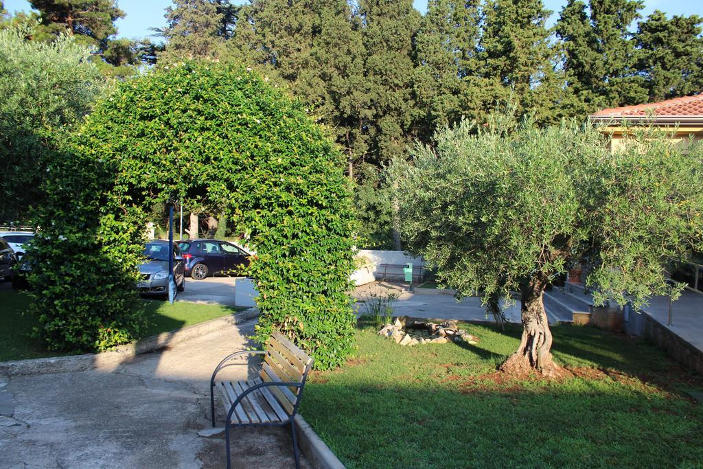 Resort Zatisje Savudrija Buitenkant foto