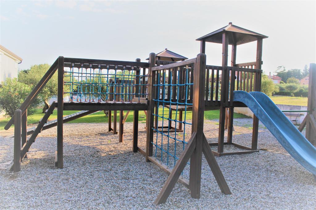 Resort Zatisje Savudrija Buitenkant foto
